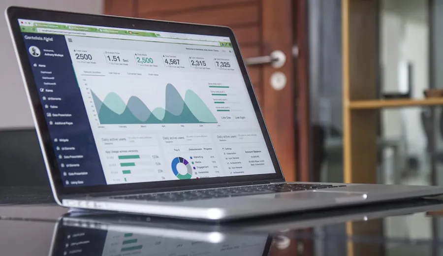 Web traffic analytics dashboard